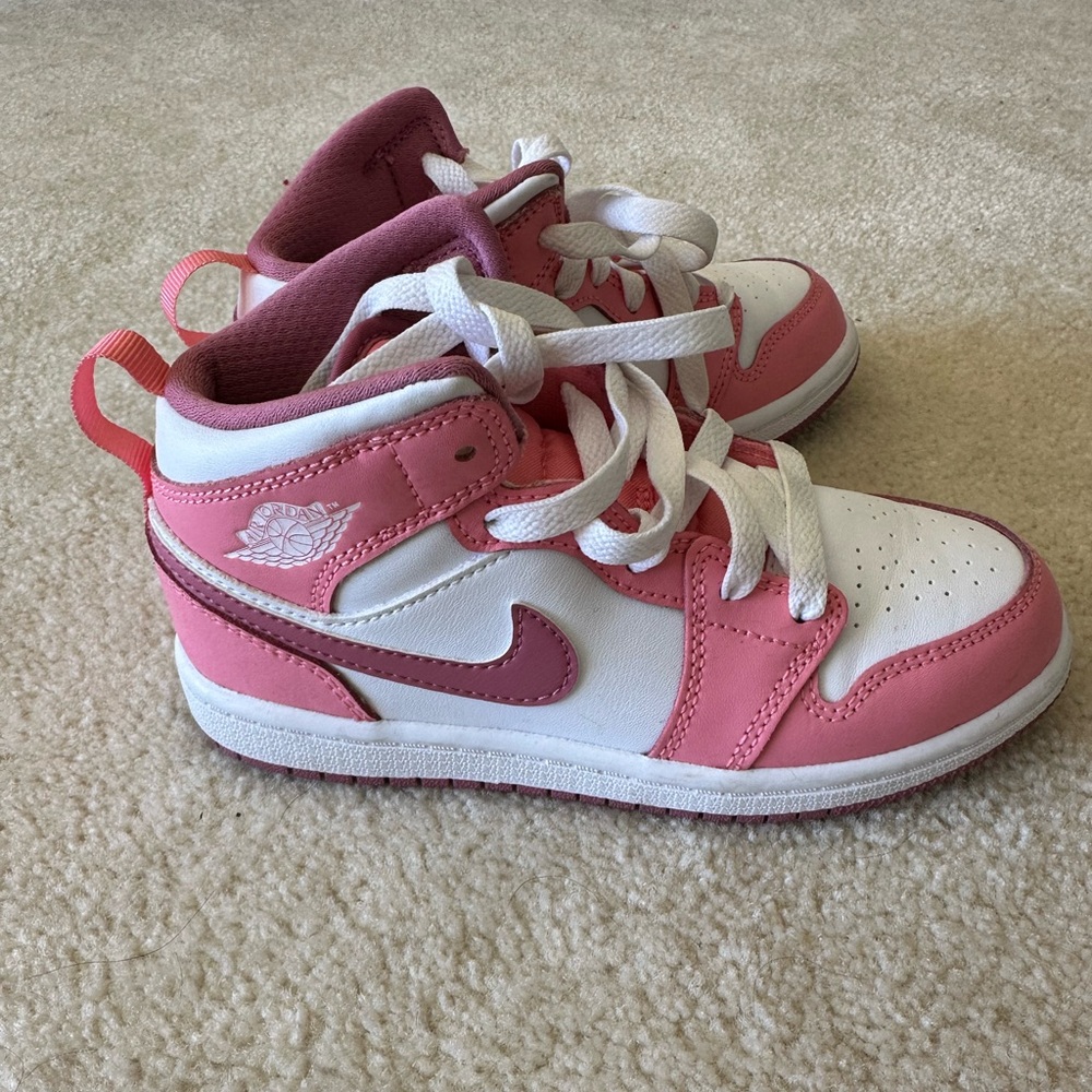 Nike Little Kids' Air Jordan 1 MID Pink & White Sneakers